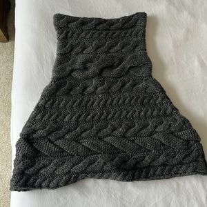 BCBG woven shoulder cover